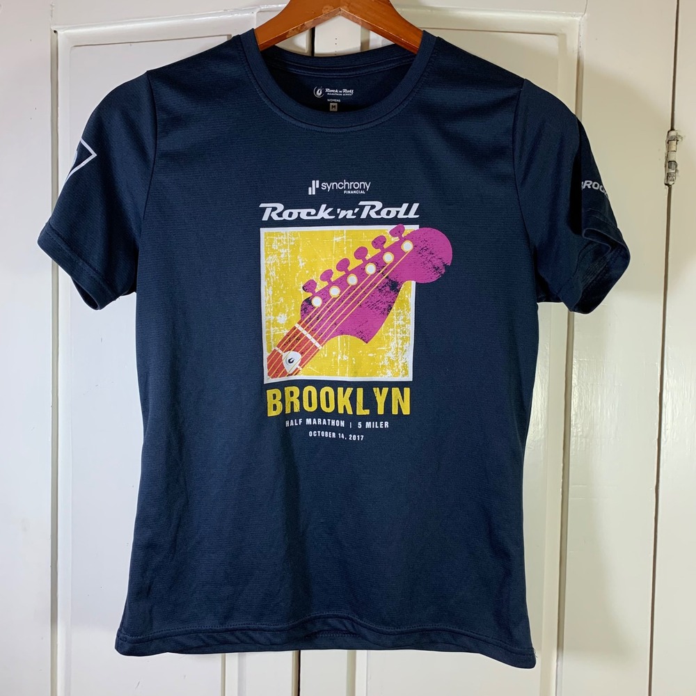 Brooks Rock n Roll Marathon Series Brooklyn Half Marathon Womens M T-Shirt‎